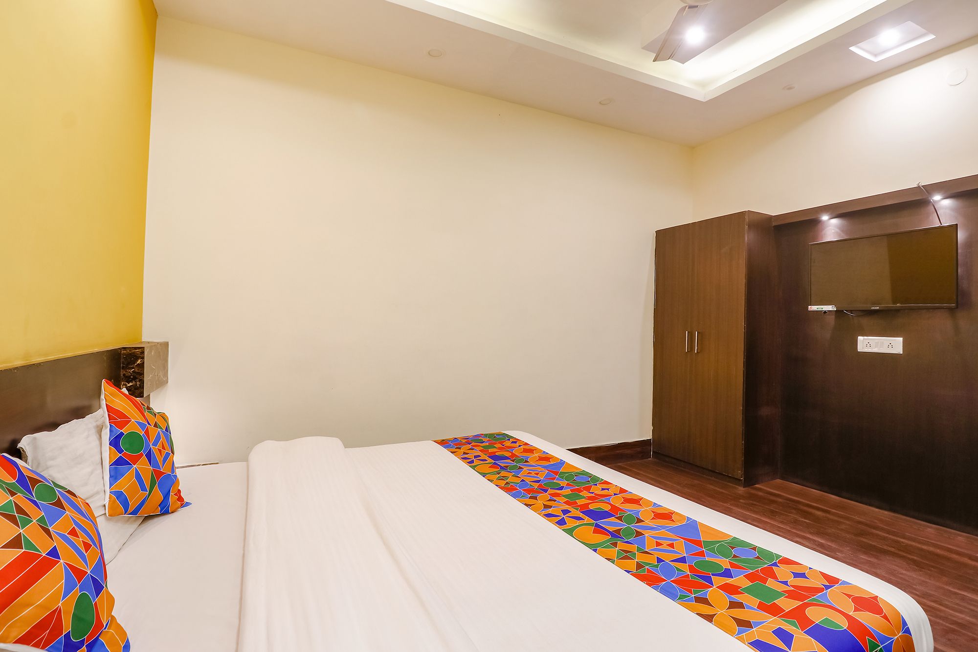 FabHotel Ambika Dx Deluxe Room 2