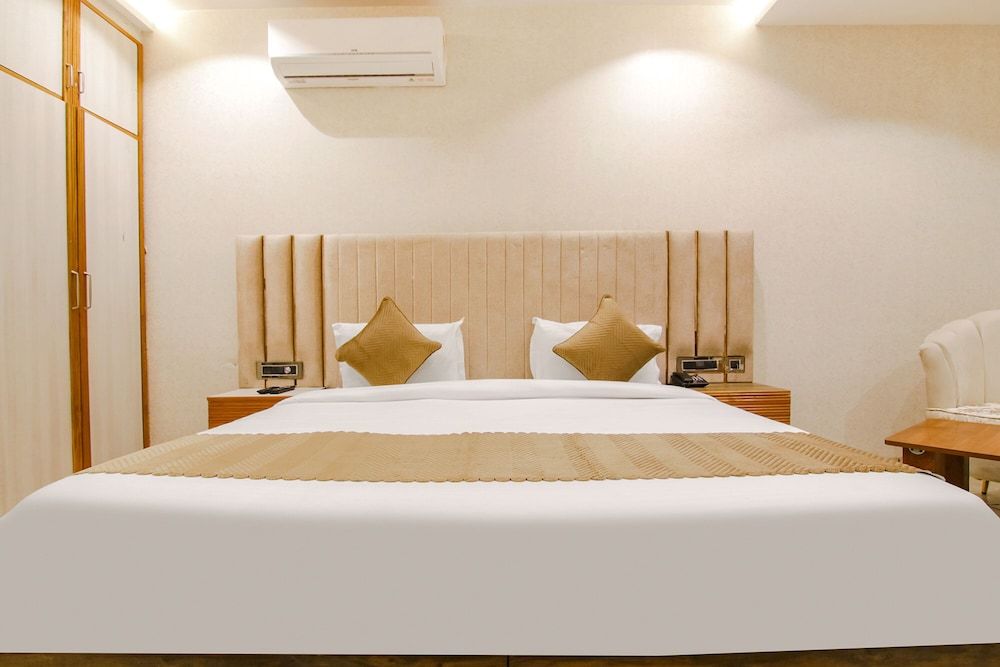 FabHotel Prime The Eminence