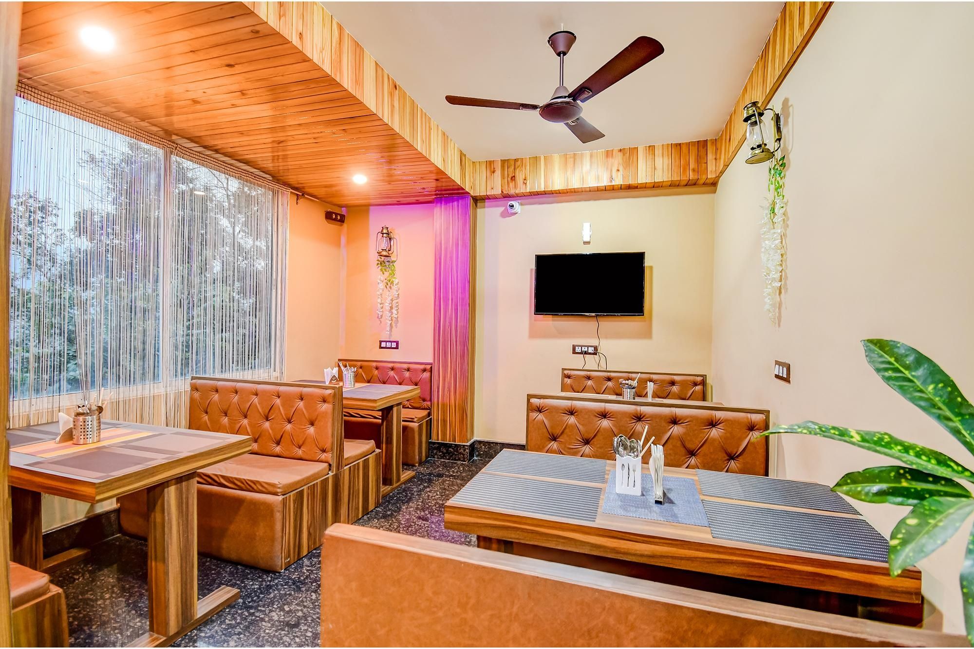 FabHotel Rikhila's Regency - Ranipool