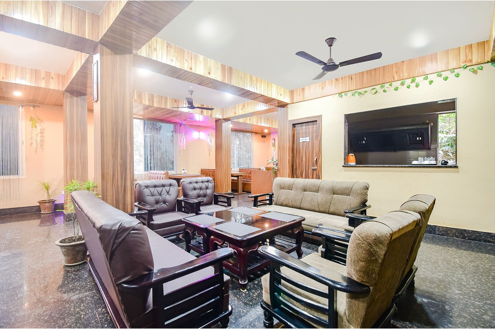 FabHotel Rikhila's Regency - Ranipool