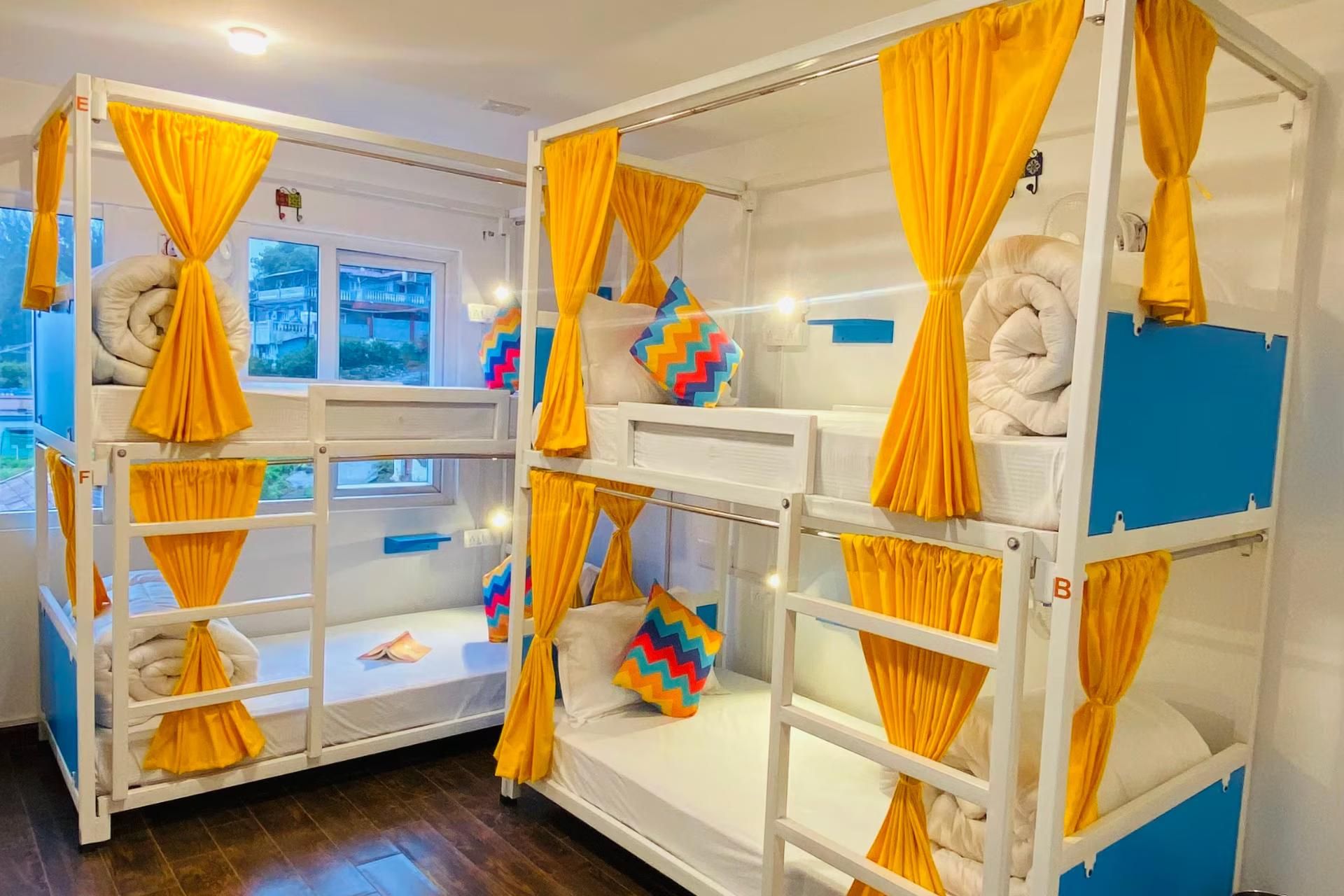 Bed in 12 Bed Mixed Dormitory Room with Ensuite Bathroom