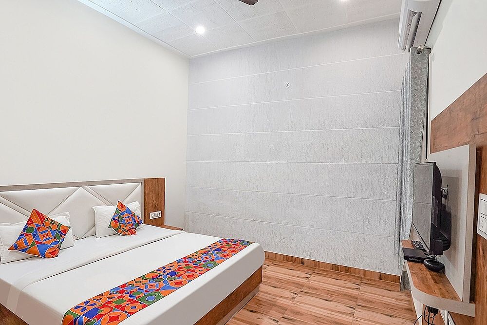 FabHotel Sirtaj Suits Deluxe Room 3