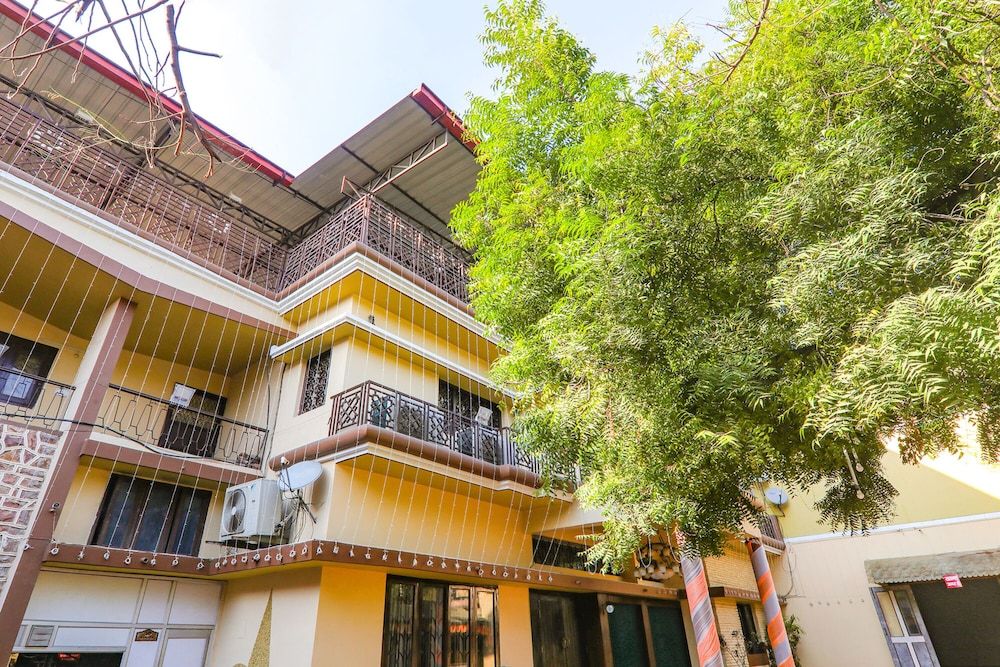 undefined FabHotel Harmony 8