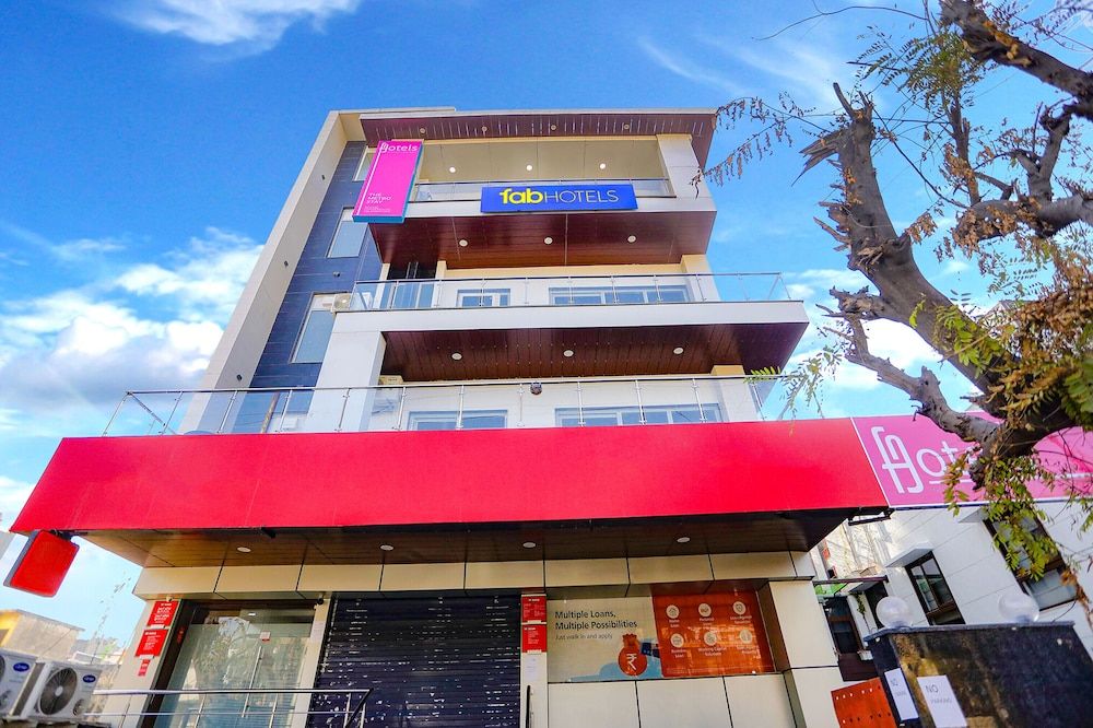undefined FabExpress F9 Noida Sector 27