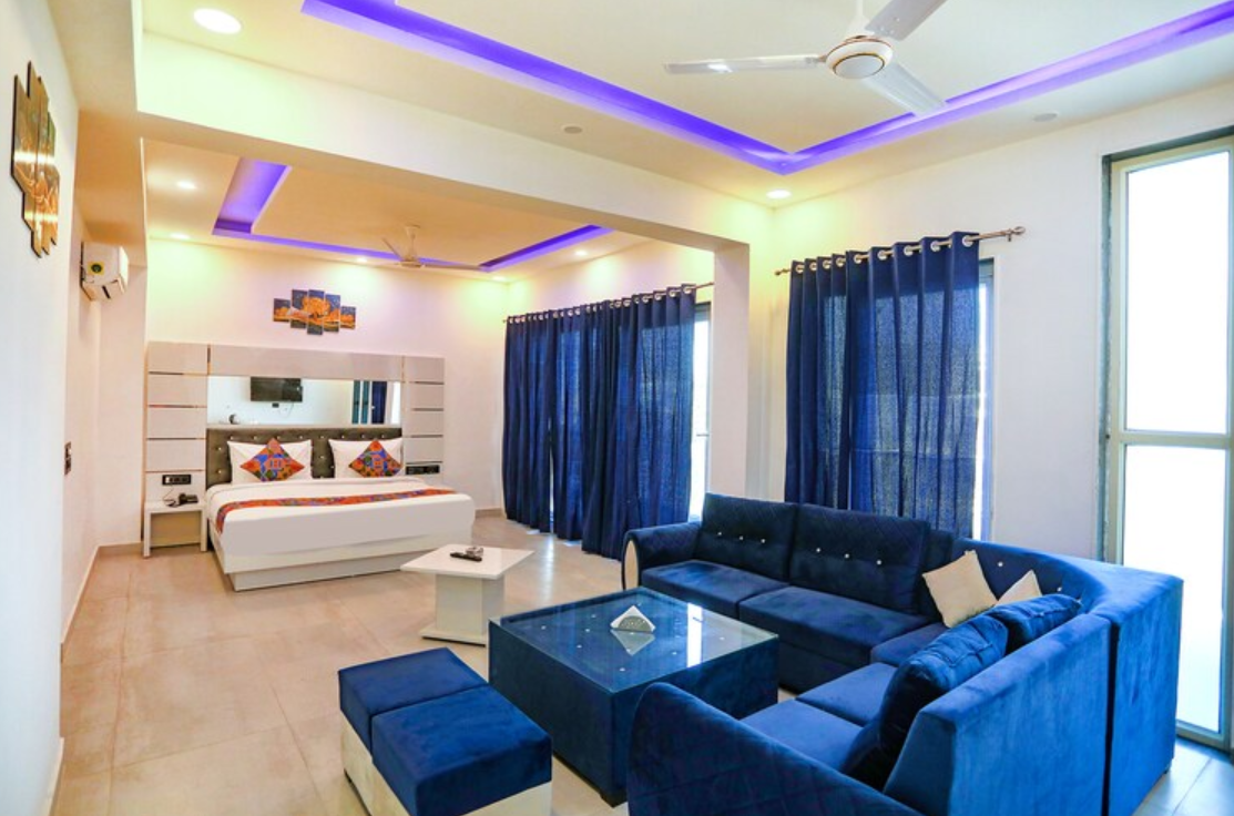 undefined FabExpress F9 Noida Sector 27 3