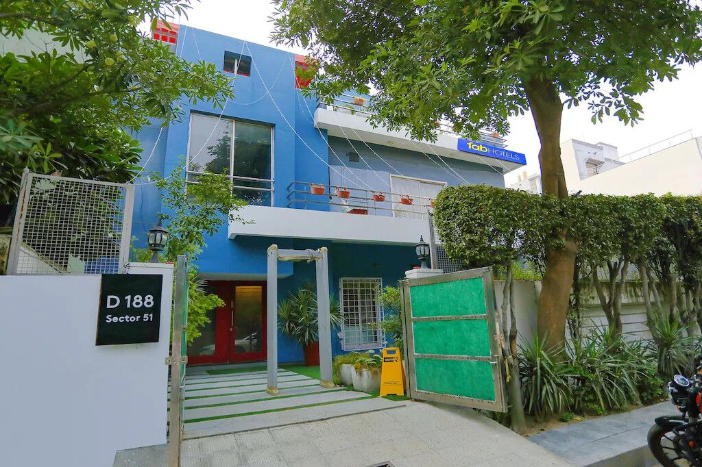 FabHotel F9 Sector 51