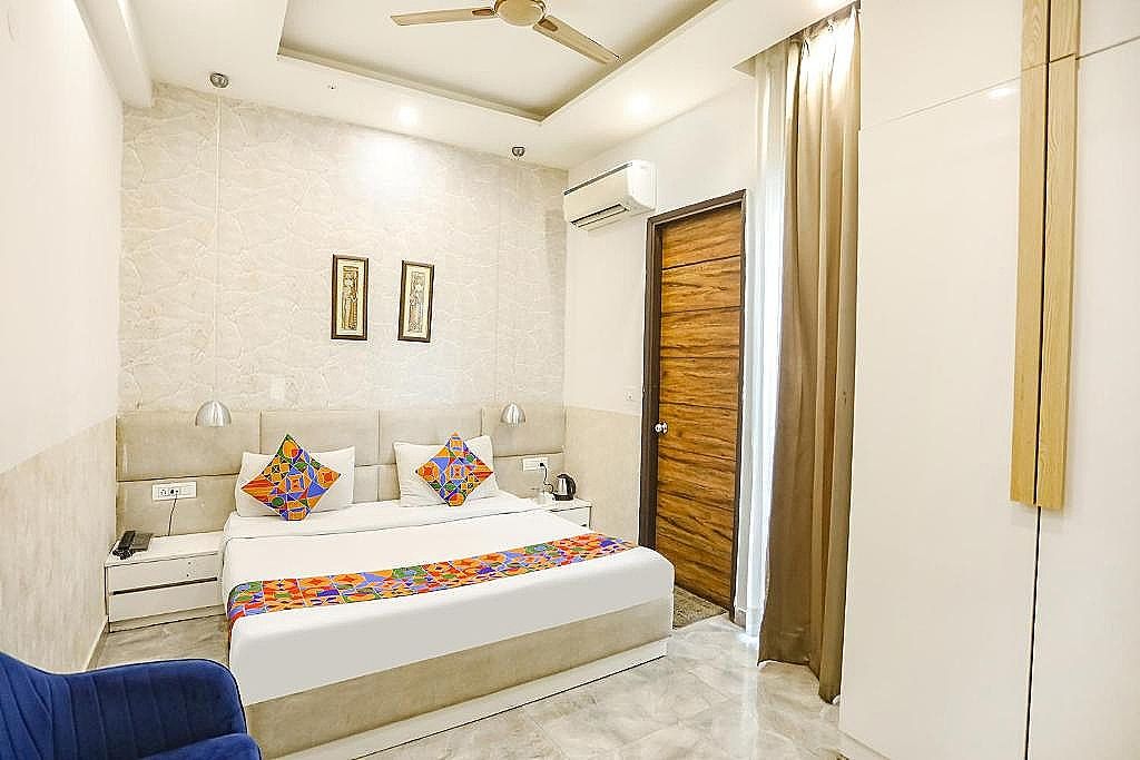 FabHotel F9 Sector 19 Deluxe Room 6