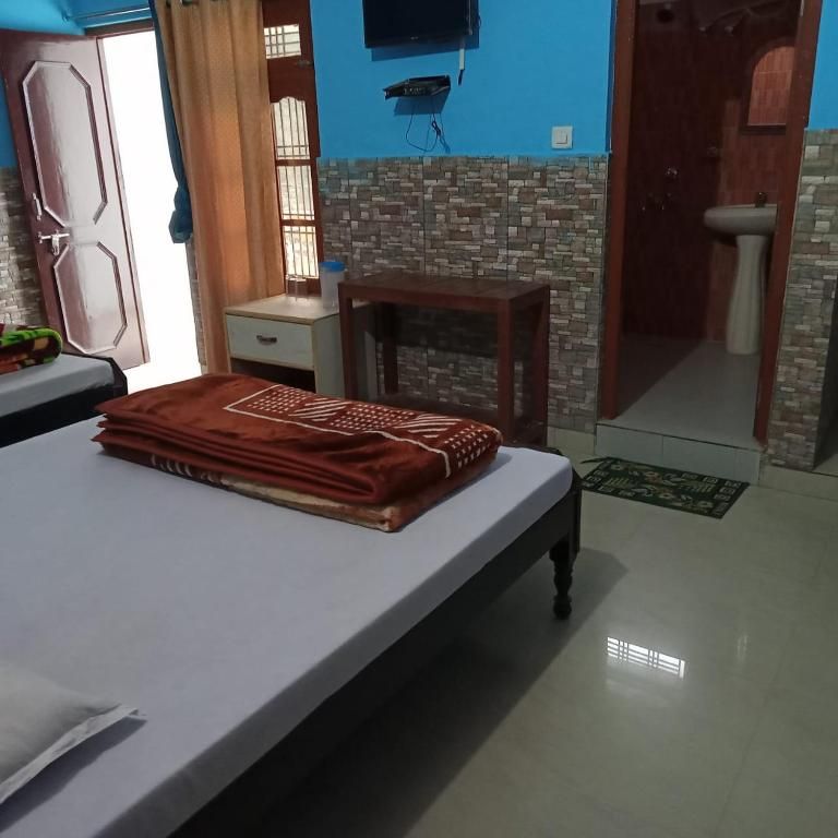 Vijaya Palace by StayApart Triple Room 9