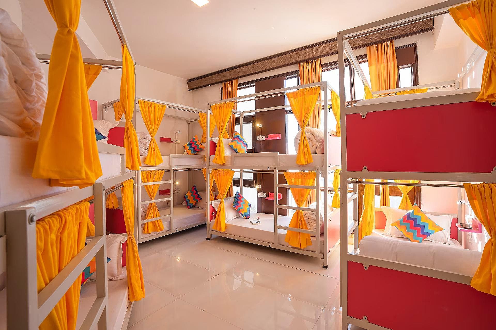 Bed in 8 Bed Mixed Dormitory Room with Ensuite Bathroom