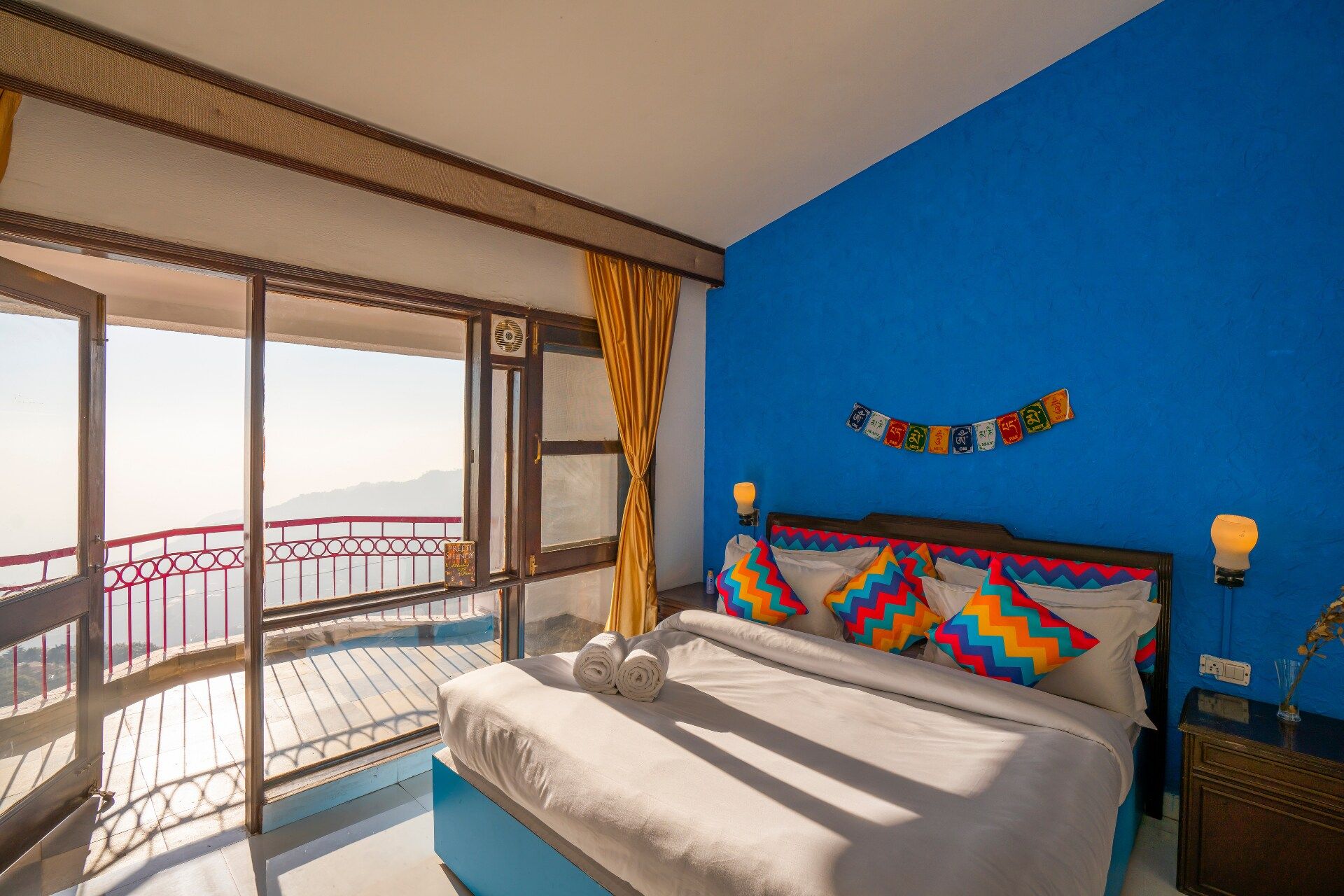 goSTOPS Mussoorie Picture Palace Deluxe Private Cottage with Ensuite Bathroom 3