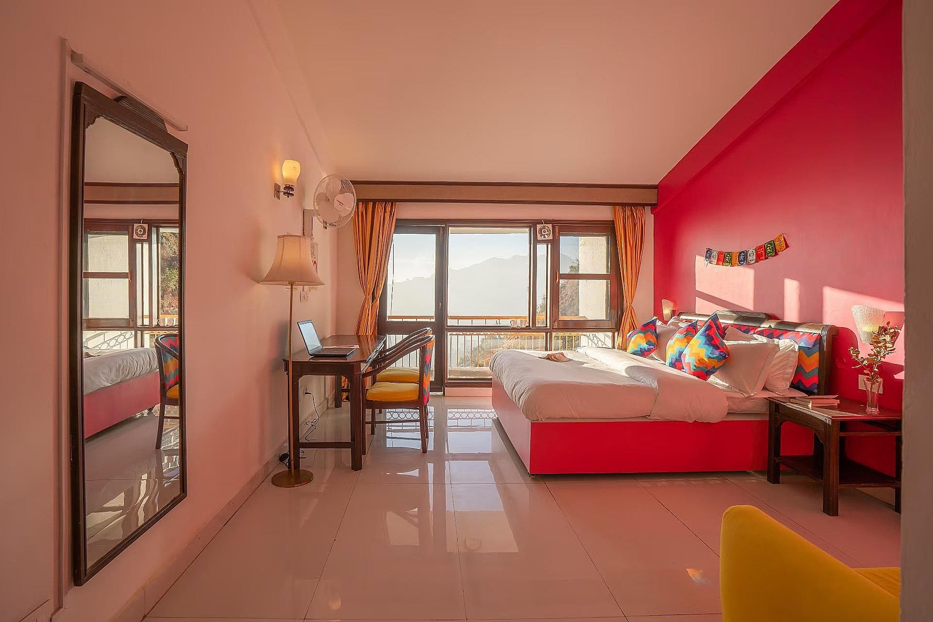 Deluxe Private Room with Ensuite Bathroom