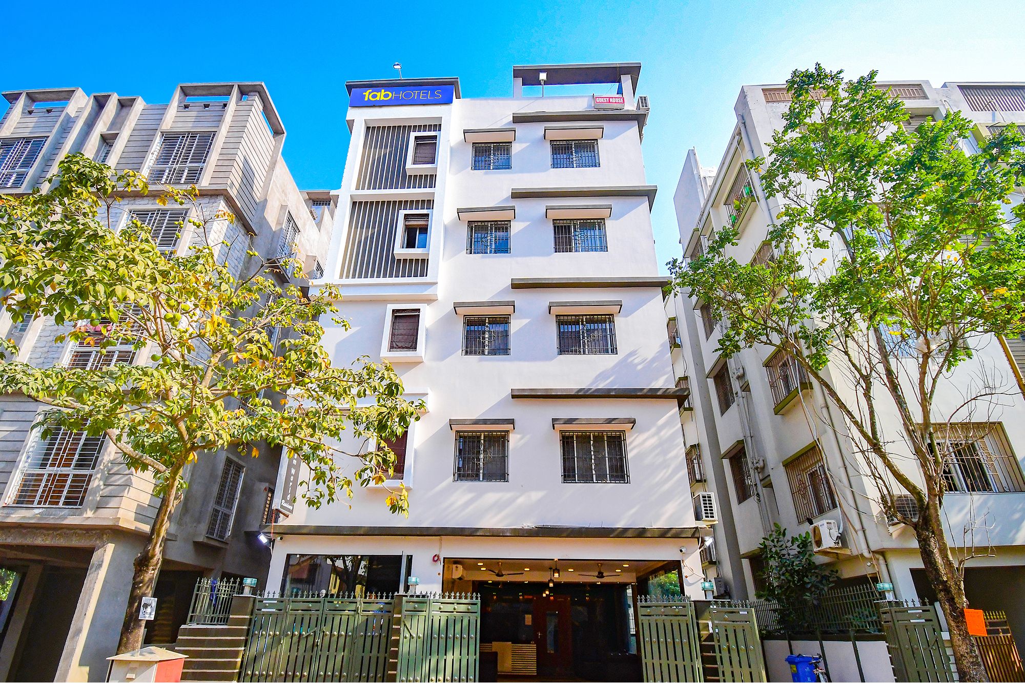 FabHotel Dreamworld Residency - Near bisarjan ghat