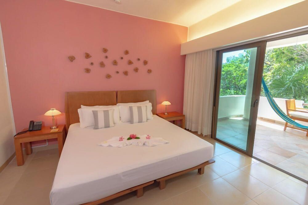 Riviera Maya Suites Basic Double Room, 1 Double Bed 4