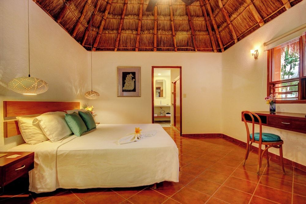 Bungalow 1 King Bed, Kitchen
