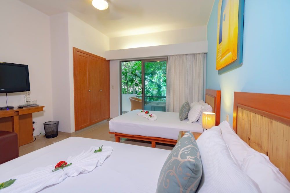 Riviera Maya Suites Basic Double Room, 1 Double Bed 2