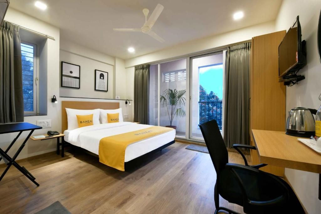 BANZAI ROOMS Deluxe Double Room with Balcony