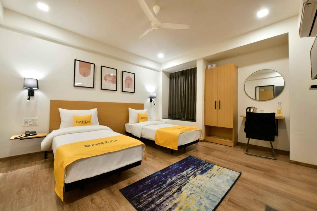 BANZAI ROOMS Twin Room