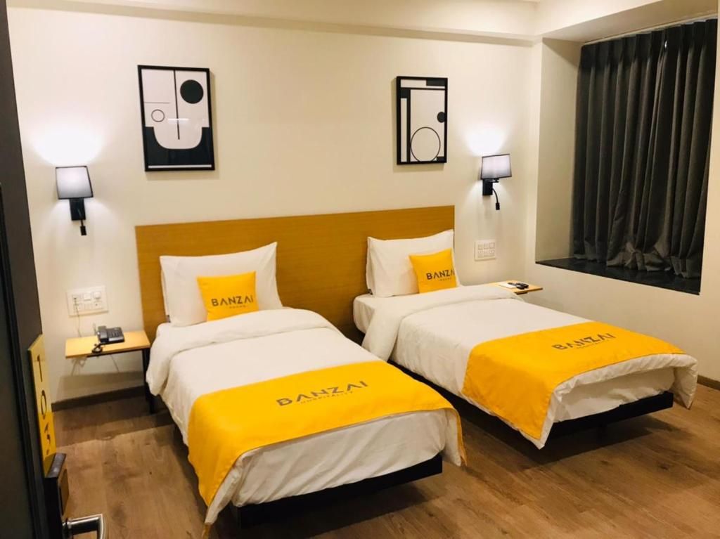 BANZAI ROOMS Twin Room 3