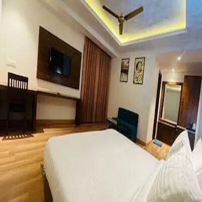 Luxury Room with Balcony