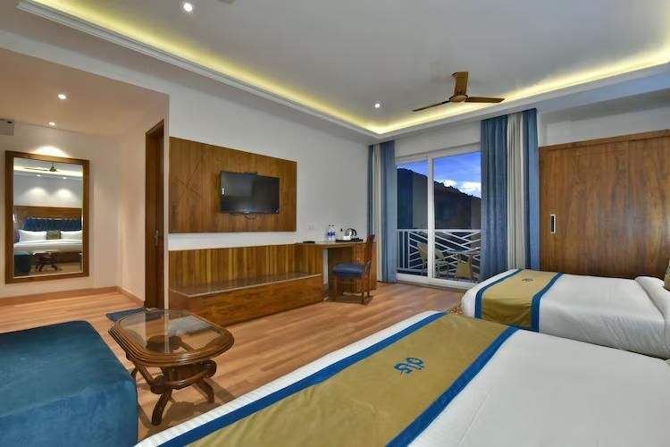 Family suite Room with Balcony
