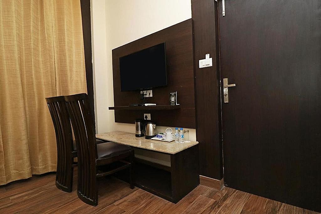 Hotel Mirage Residency - Hill View Hotel in Dharamshala Deluxe Room With Balcony Non AC 13