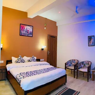 Family Room With Apple Valley