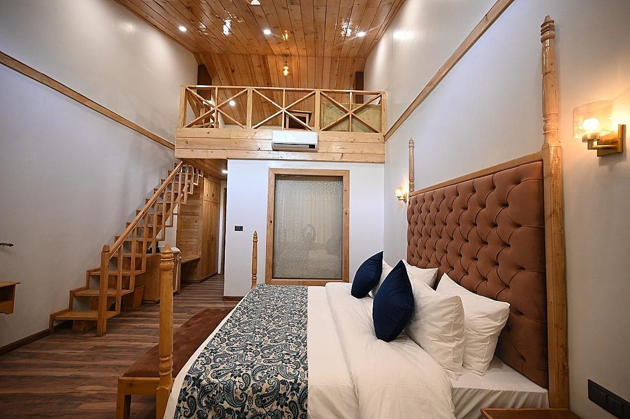 Duplex Room with 1 king and 1 Queen size Bed