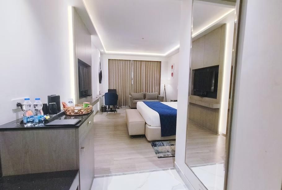 undefined Mariton Hotel 10