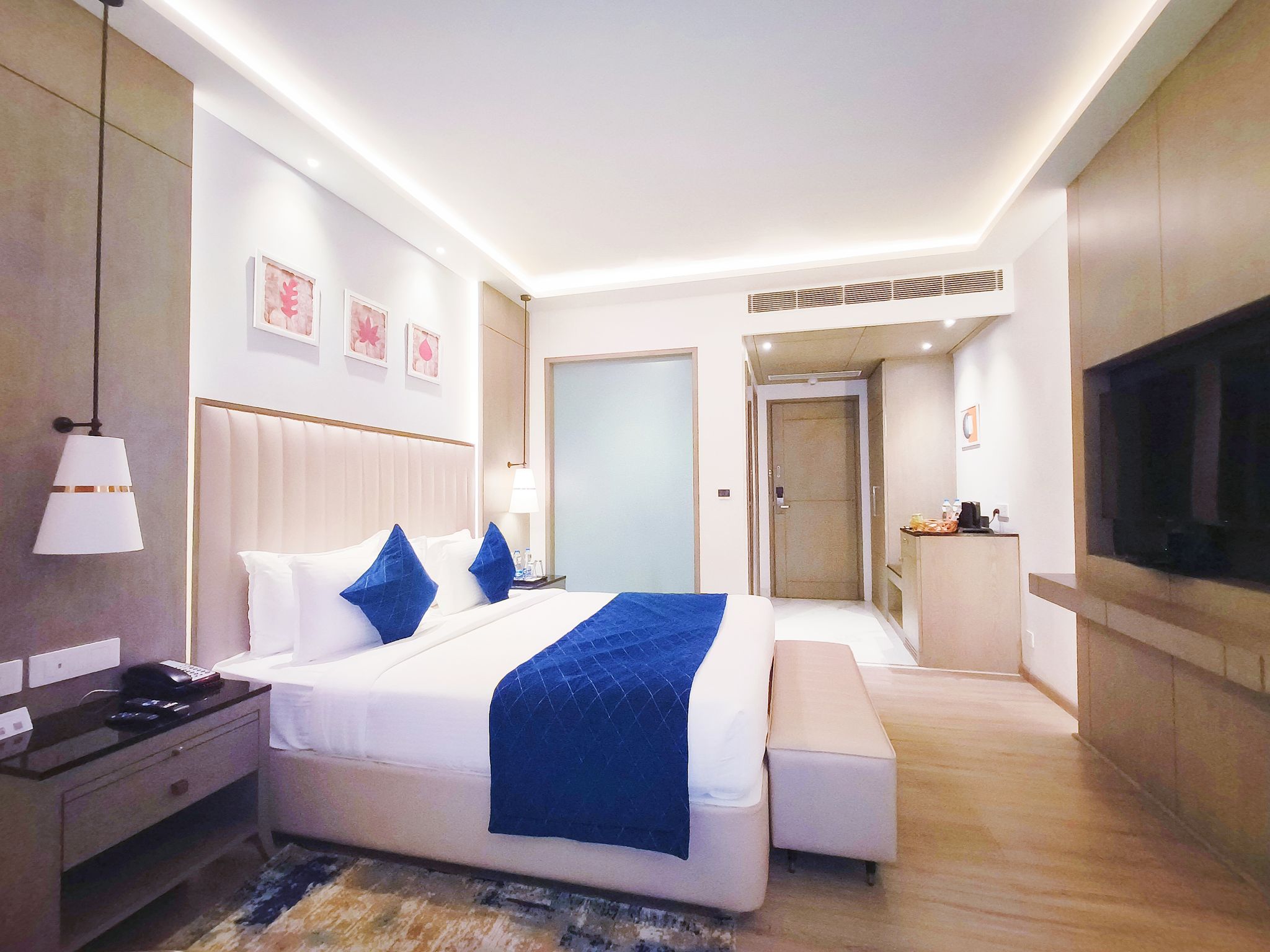undefined Mariton Hotel 9