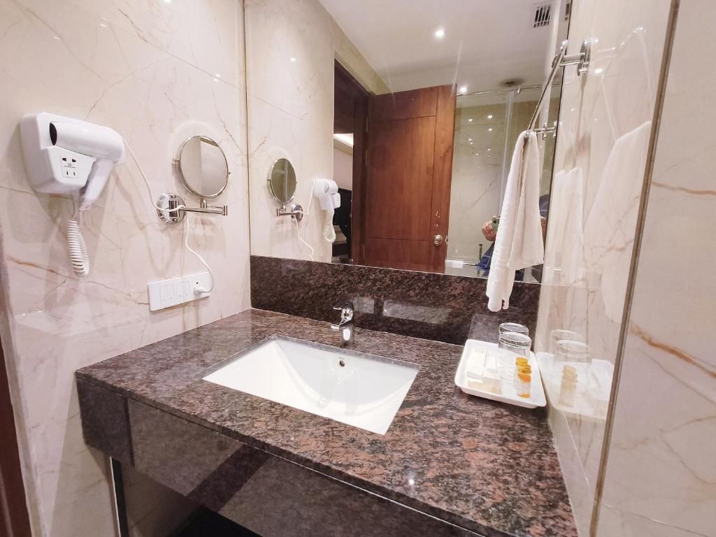 Mariton Hotel Executive Twin Bed Room 3