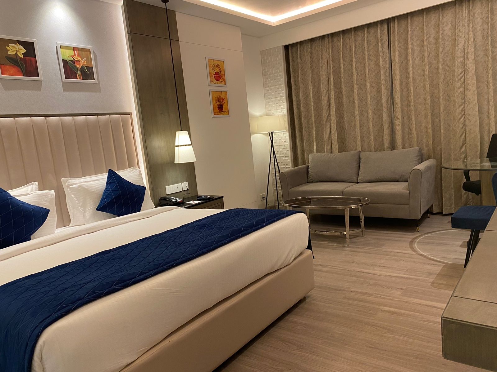 undefined Mariton Hotel 8