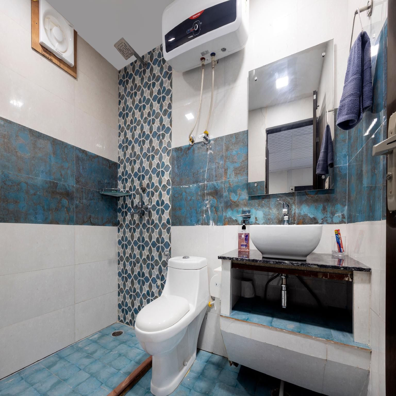 InnBox Farmstay - Rajpura Punjab Container Room 2