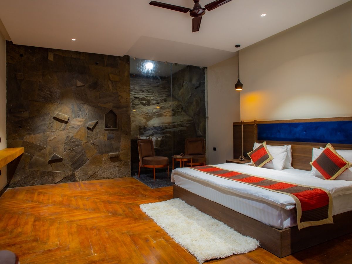 The Mountain Paradise Resort The Stone Castle 3