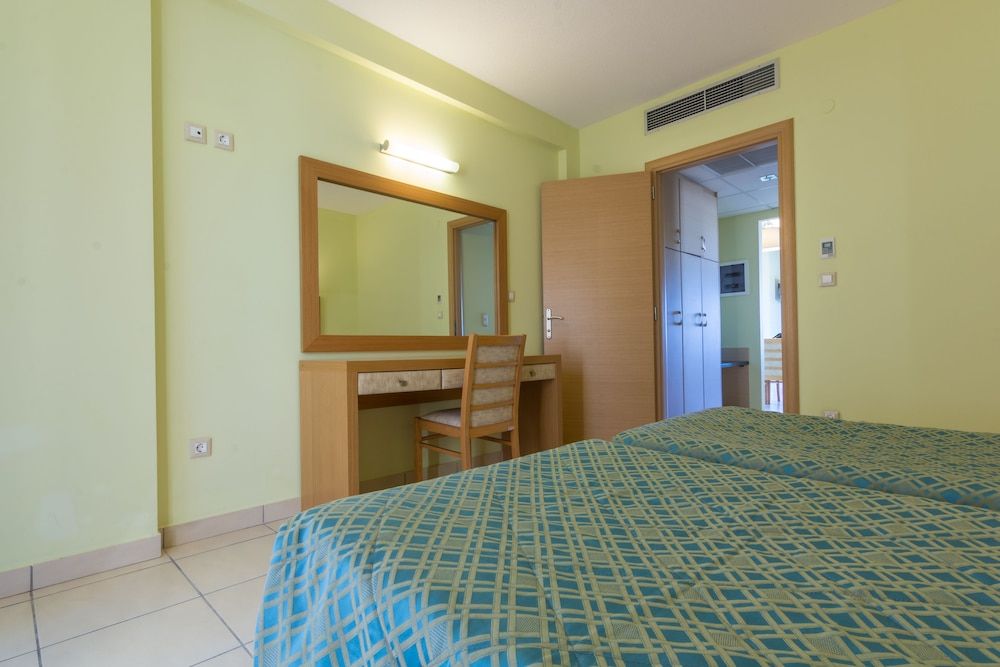Apartment, 1 Bedroom, Partial Sea View