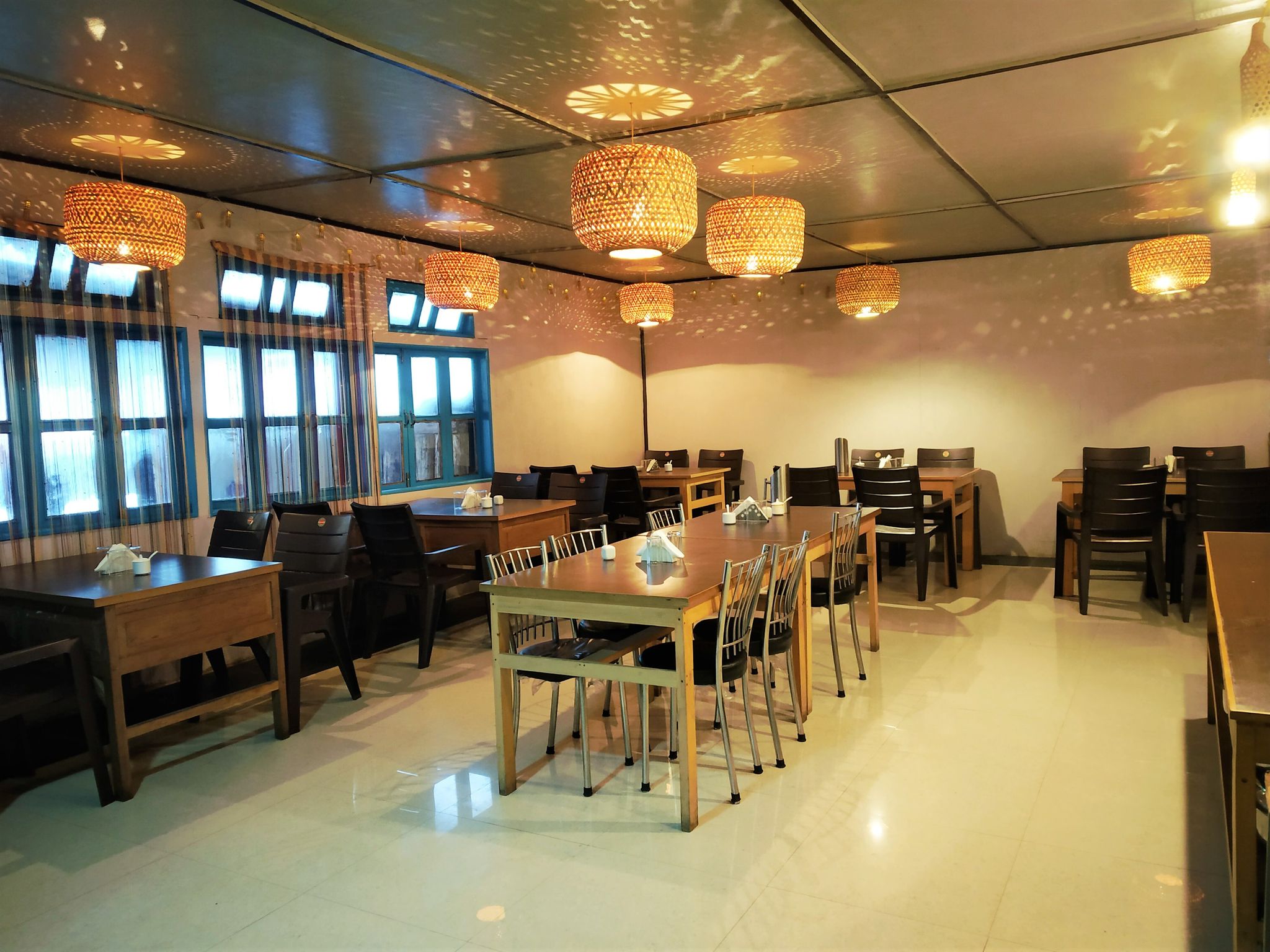 Food & Dining