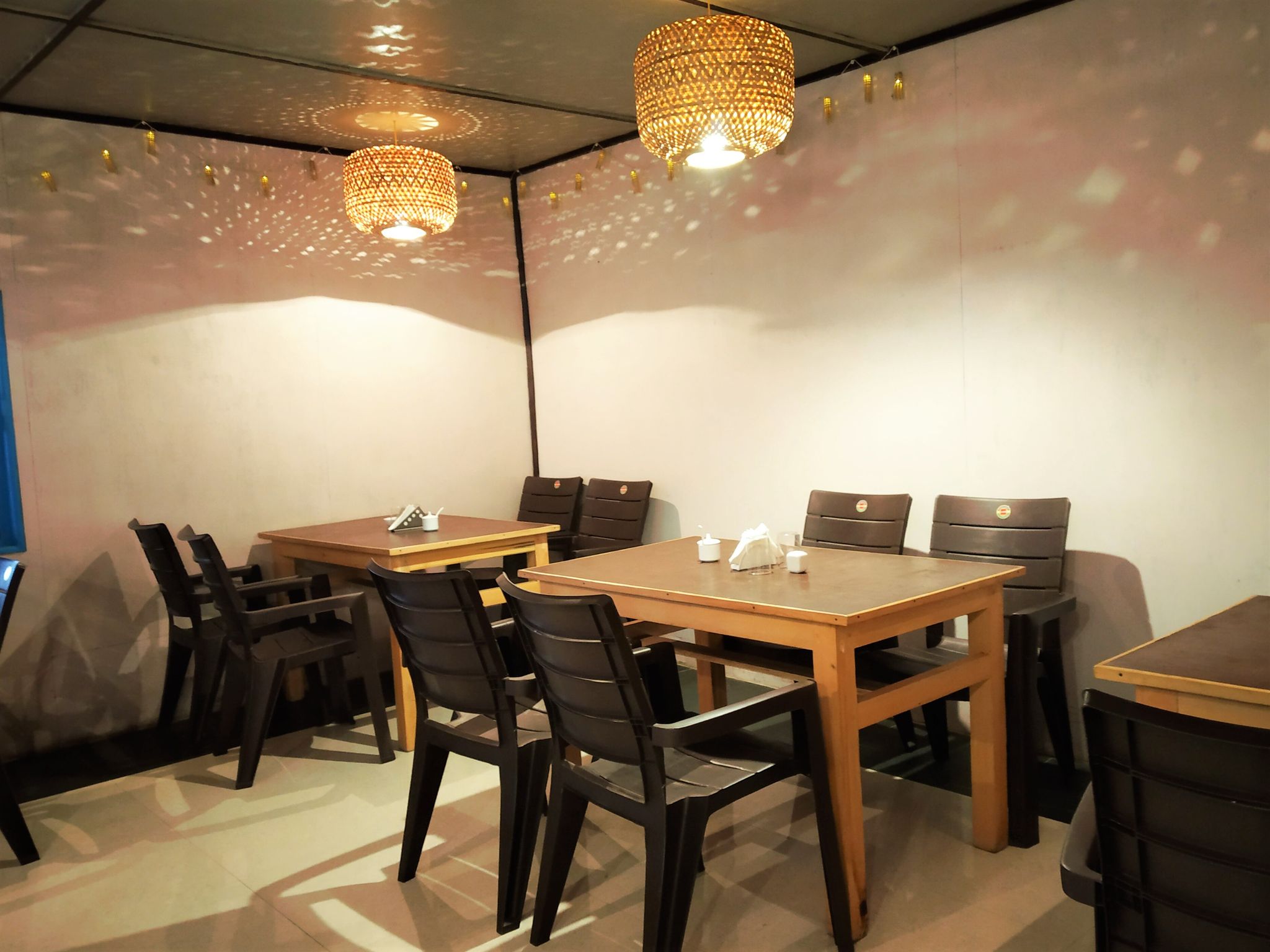 Food & Dining