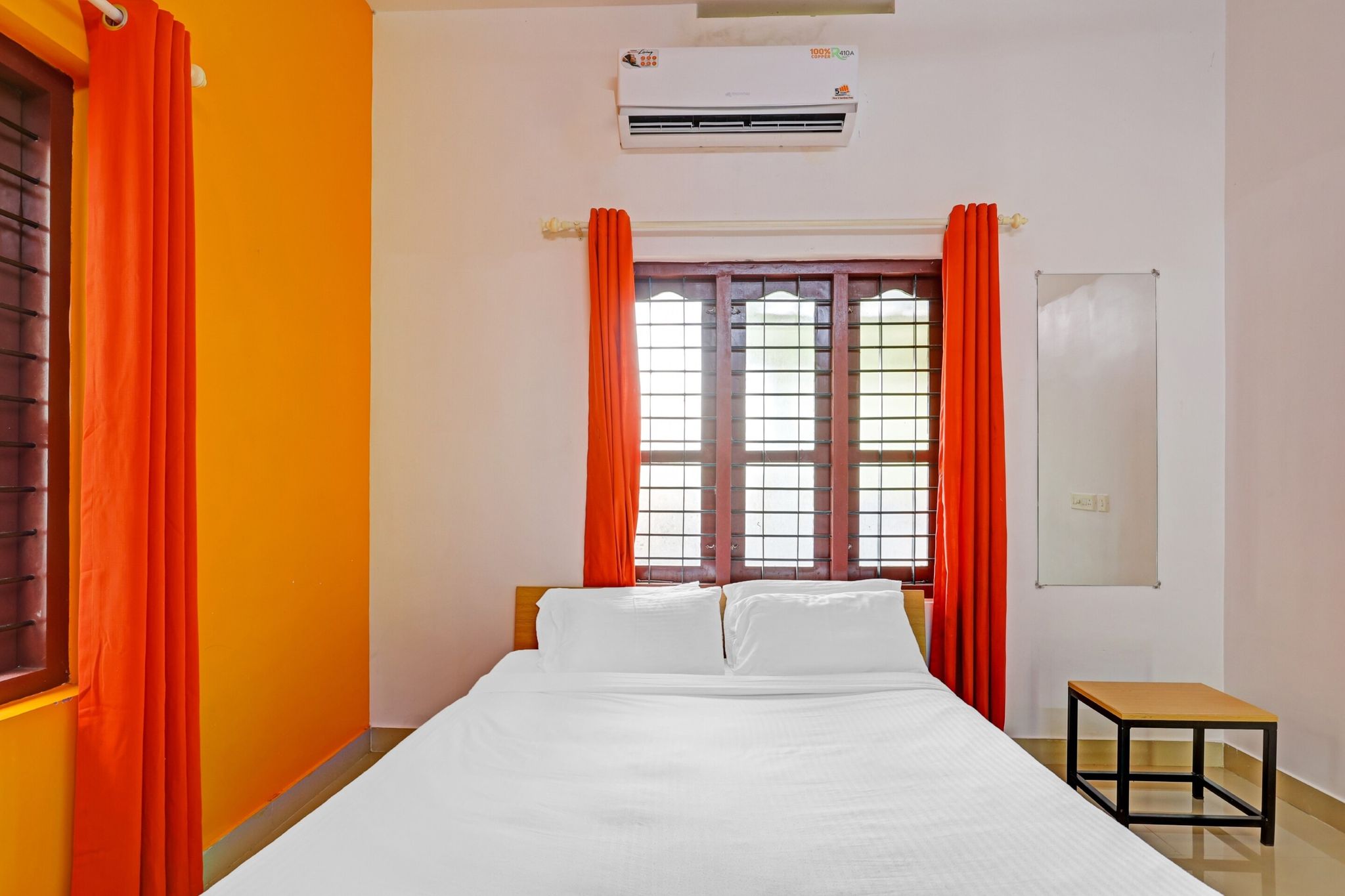 Super Capital O Pop Tavern Kazhakkottam Classic Room 10