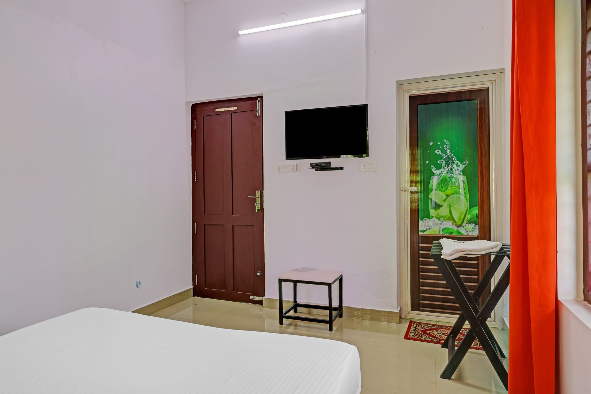 Super Capital O Pop Tavern Kazhakkottam Classic Room 17