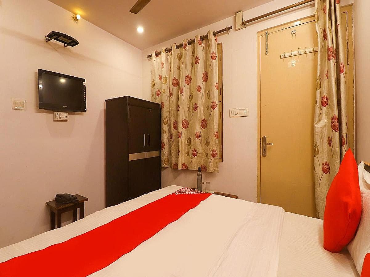Super Hotel O Maa Arya Classic Room 4