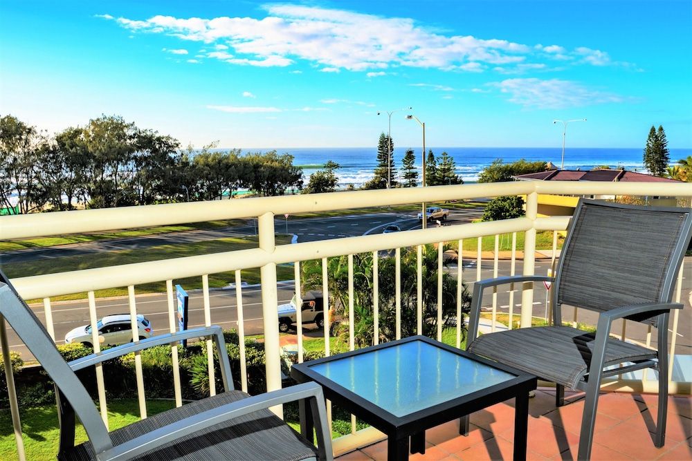 Seacrest Beachfront Holiday Apartments Two Bedroom Ocean View Apartment 14