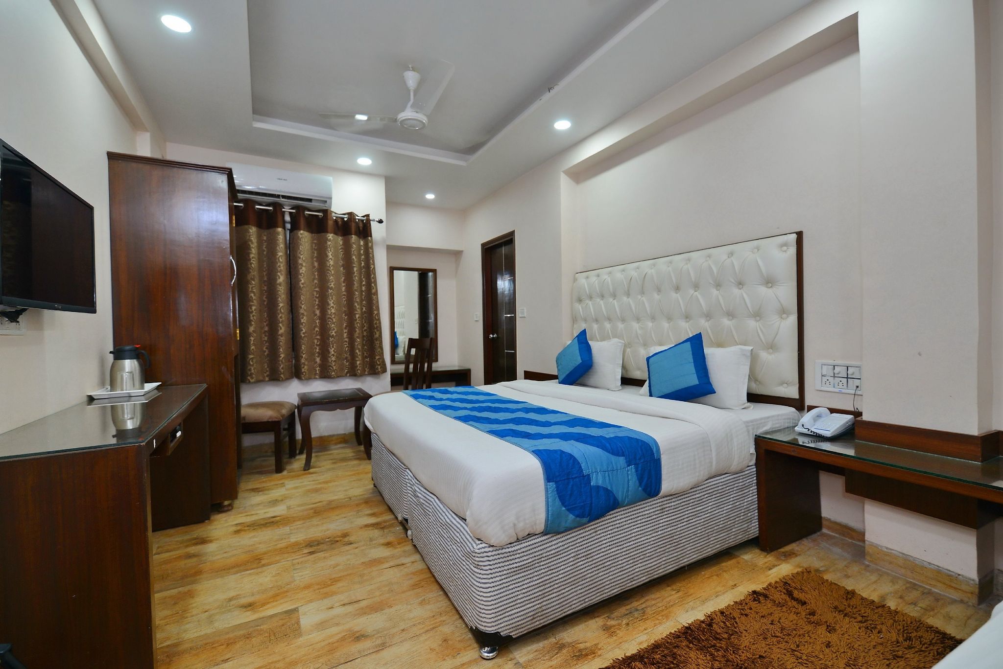 Executive Room with Free Wi-Fi -Local ID Accepted