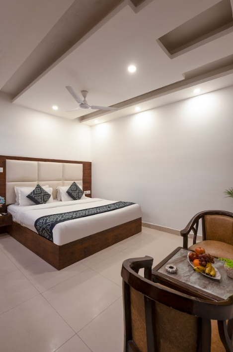 Hotel The Tark IGI Airport Delhi Deluxe Room 8