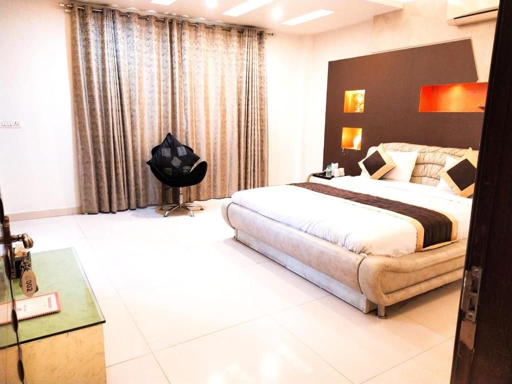 Florence By NStay King Room