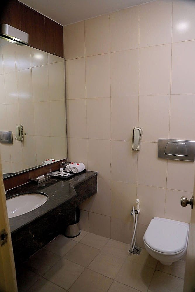 SK Klyde Grand Delhi NCR Deluxe Room 12