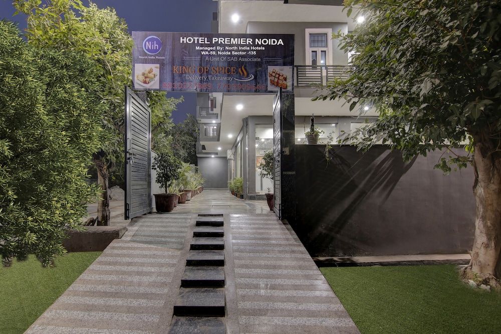 undefined Hotel Premier Noida 6