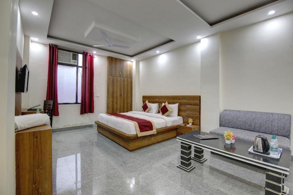 Hotel Premier Noida Deluxe Room (2 Adults & 1 Child)