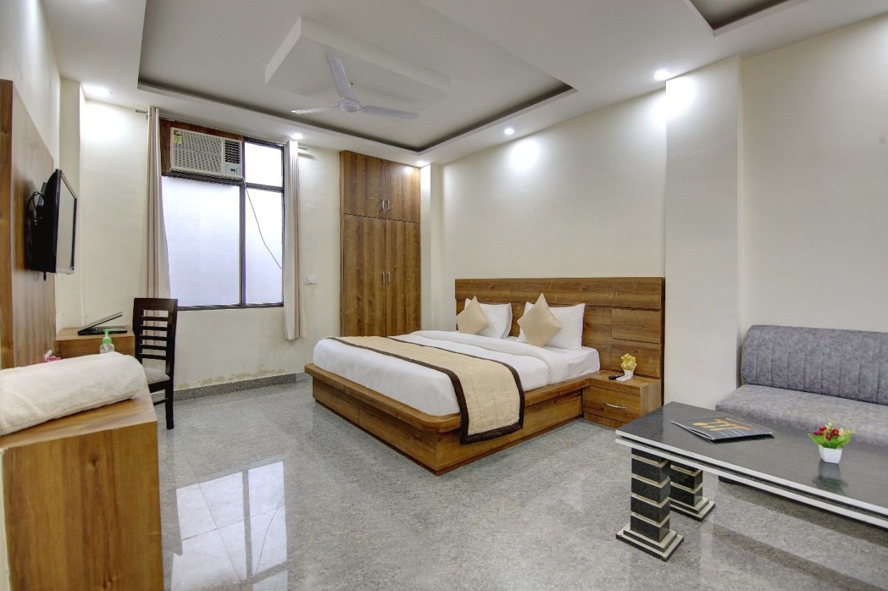 Hotel Premier Noida Deluxe Room (2 Adults & 1 Child) 2