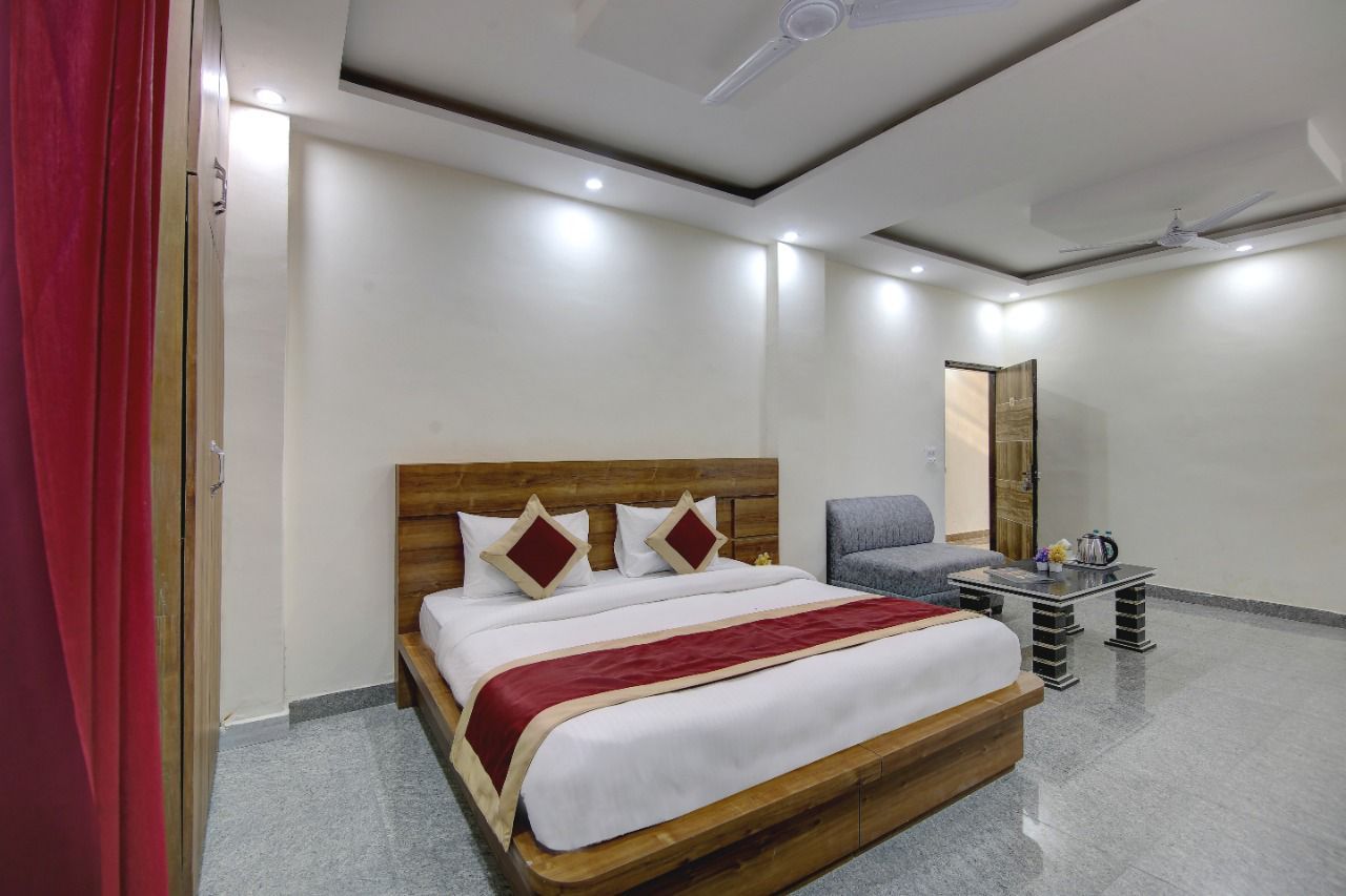 undefined Hotel Premier Noida 5