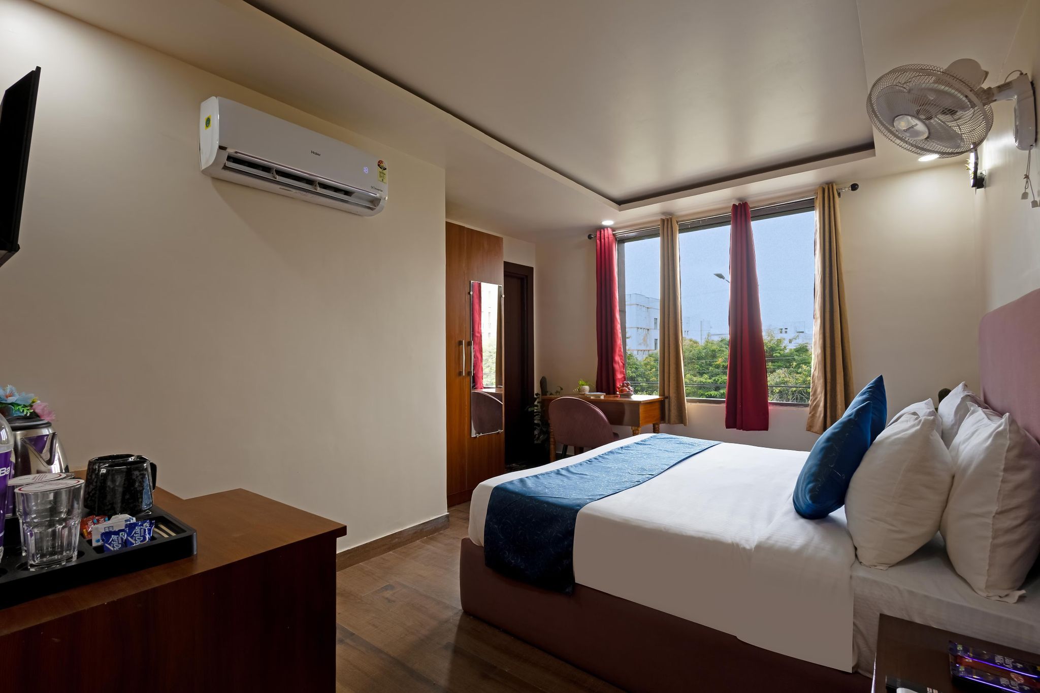 Luxury Room With Bathtub