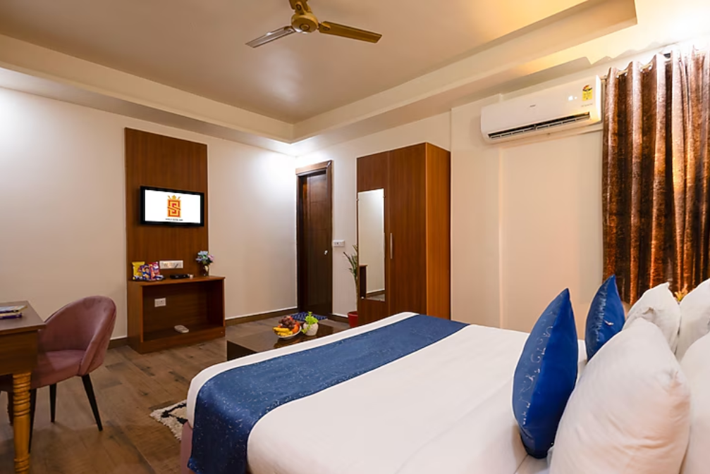 Sarla Hotel Inn Deluxe Room 2